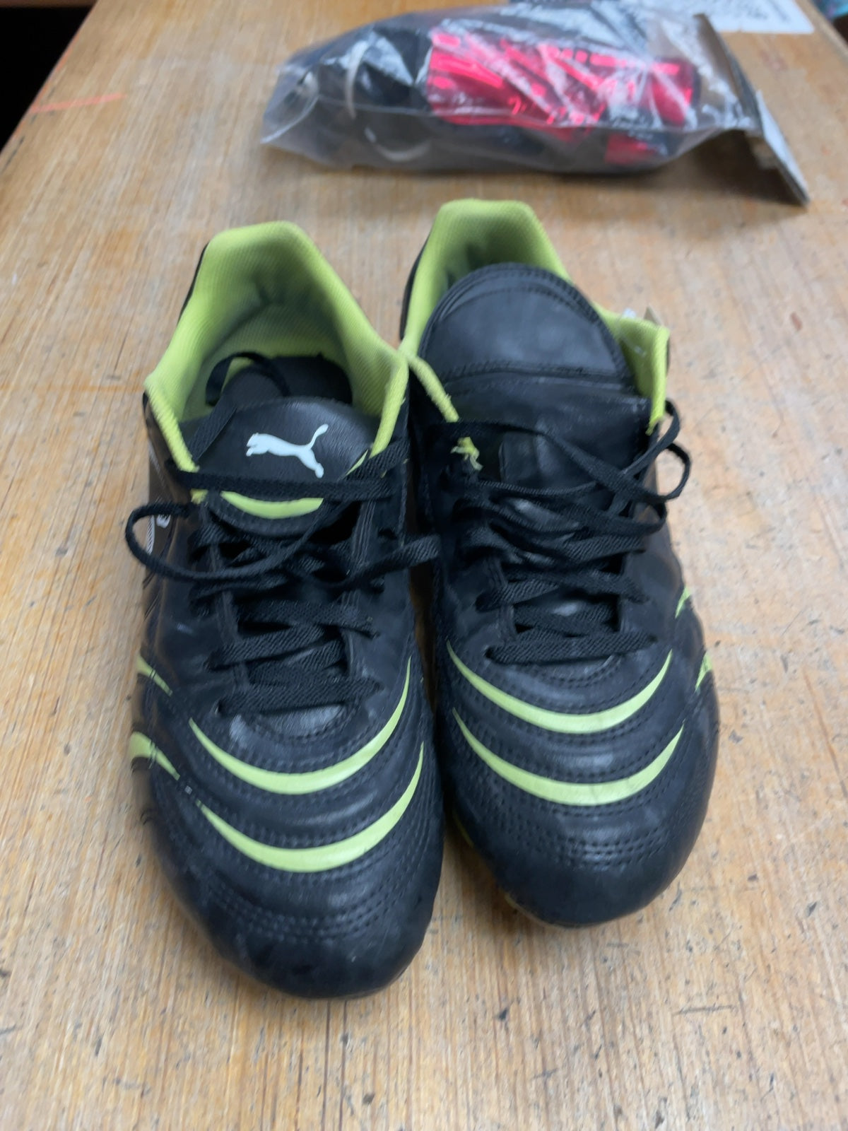 Puma Size 10 Soccer Cleats Black / Green
