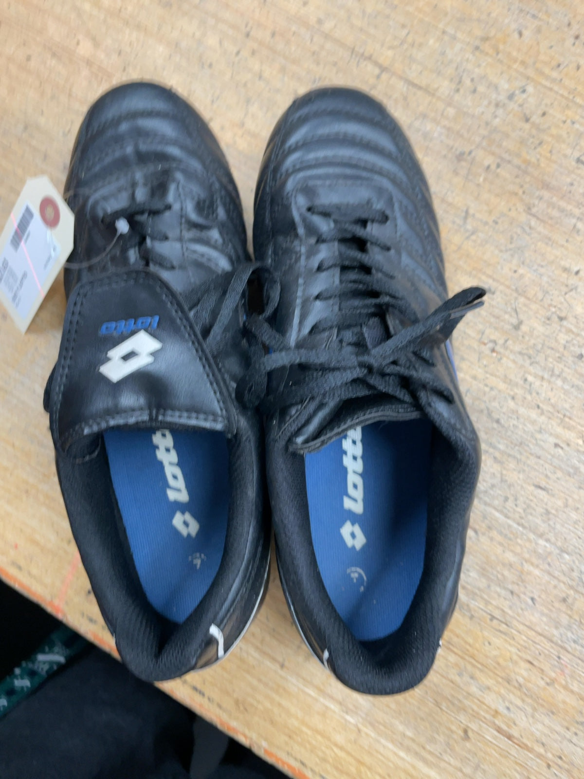 Lotto Soccer Cleats Size 7 US Black