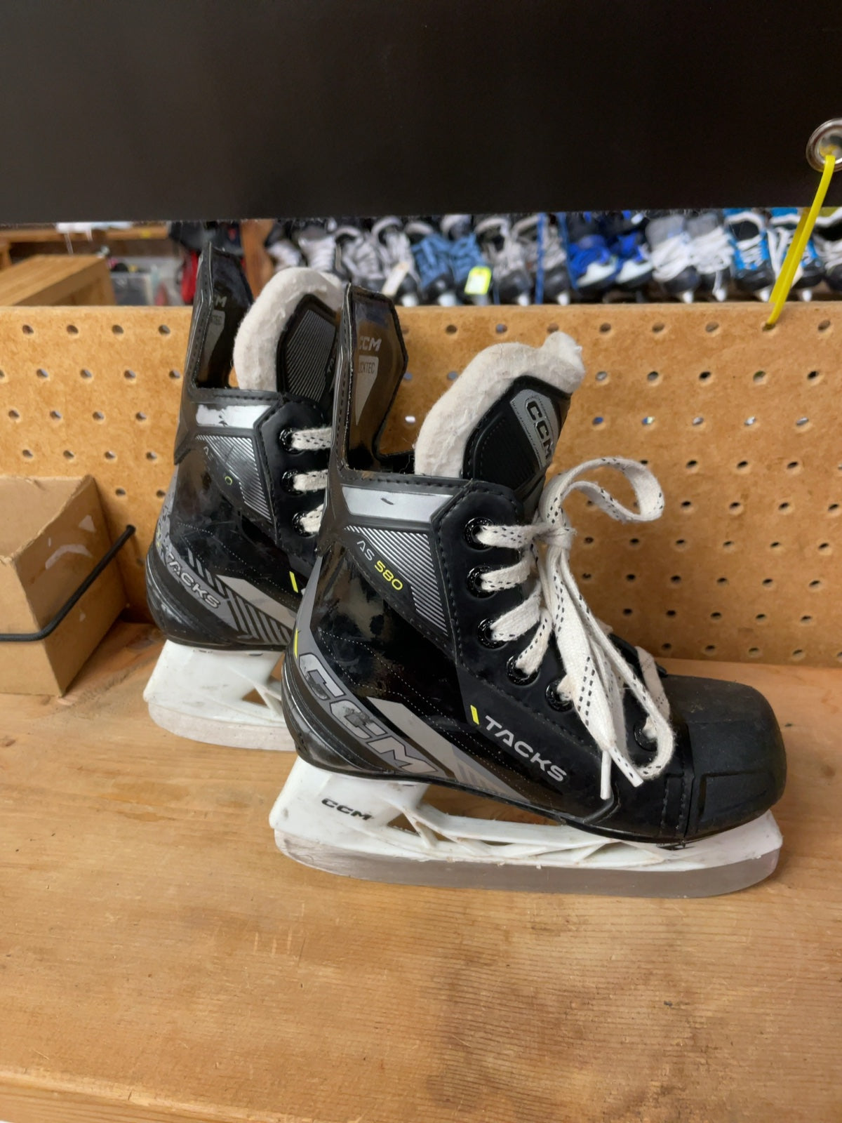 CCM Tacks AS 580 Size 11 Hockey Skates