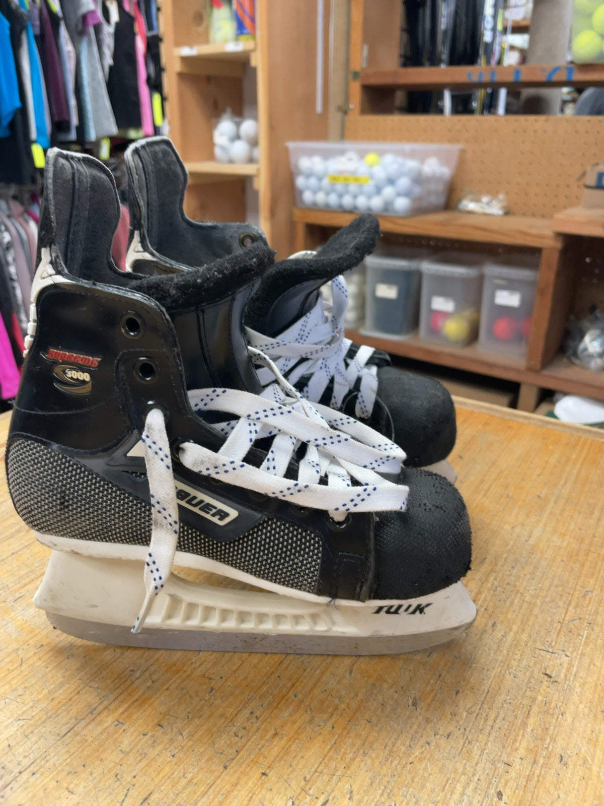 Bauer Supreme 3000 Size 2.5 Ice Hockey Skates