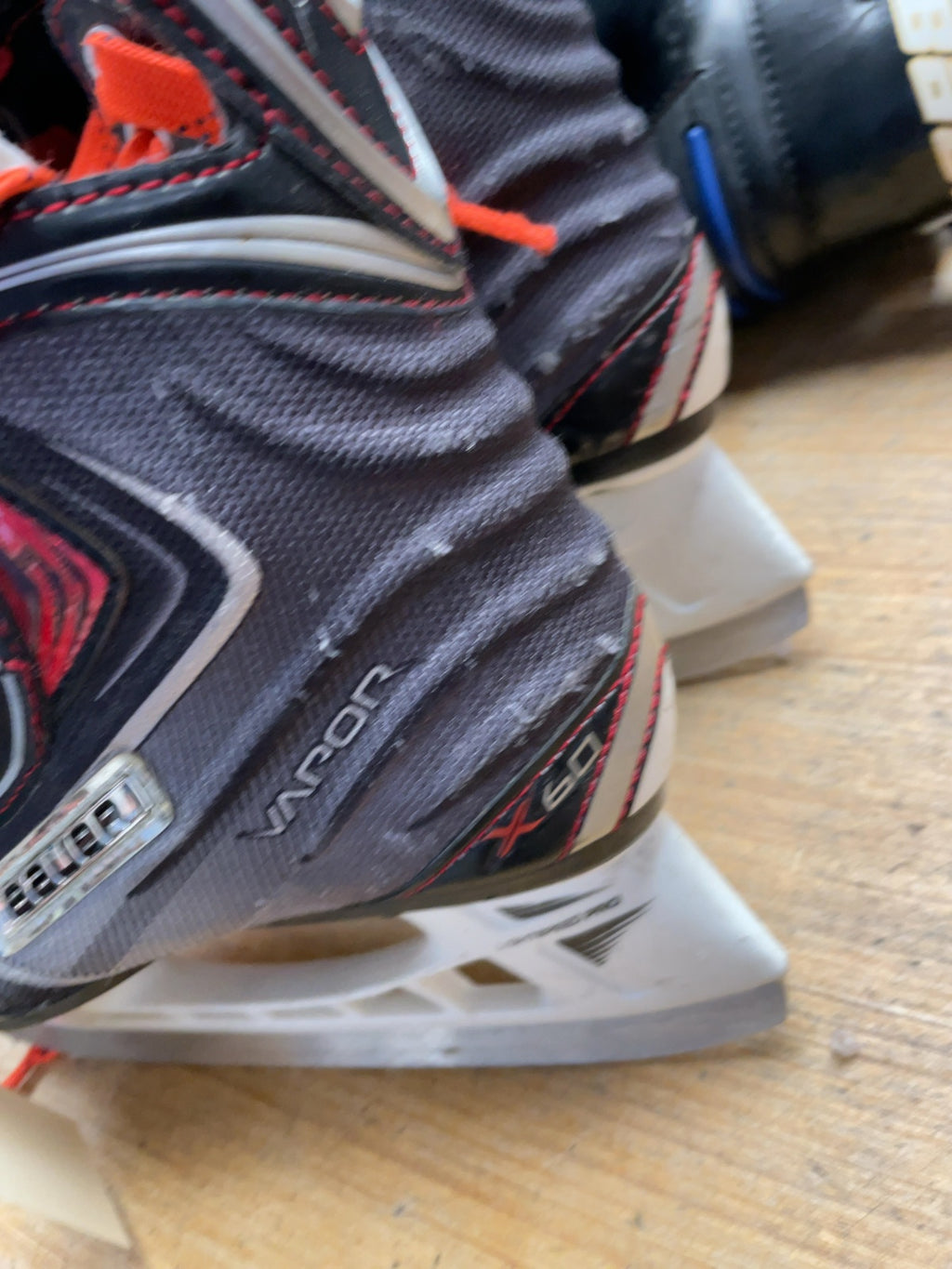 Bauer Vapor X60 Y12.5 Ice Hockey Skates