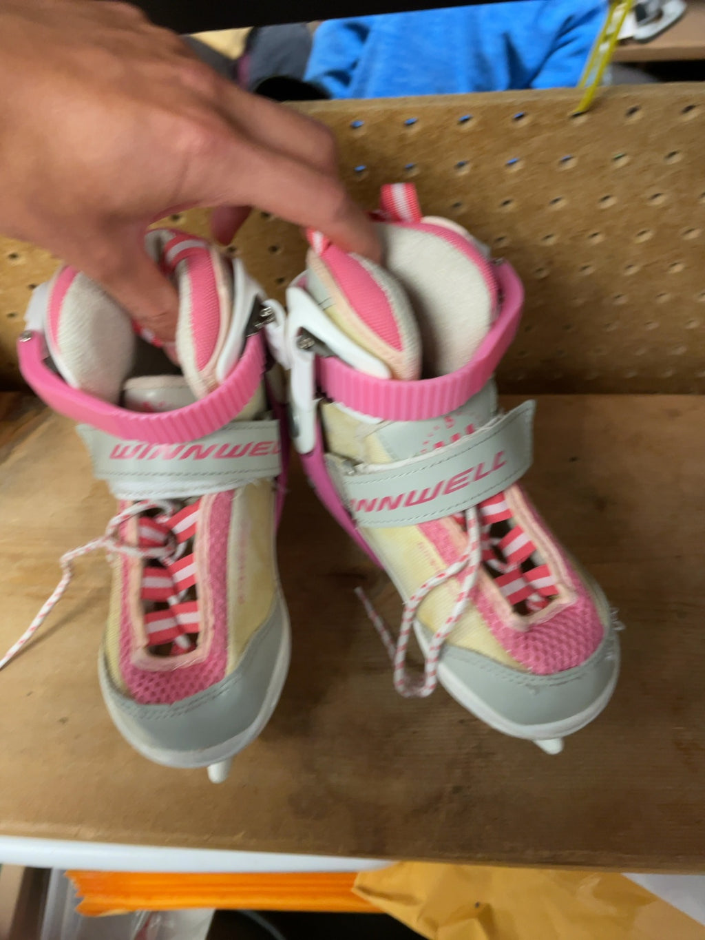 Winnwell Size 8-11 Adjustable Ice Skates Pink