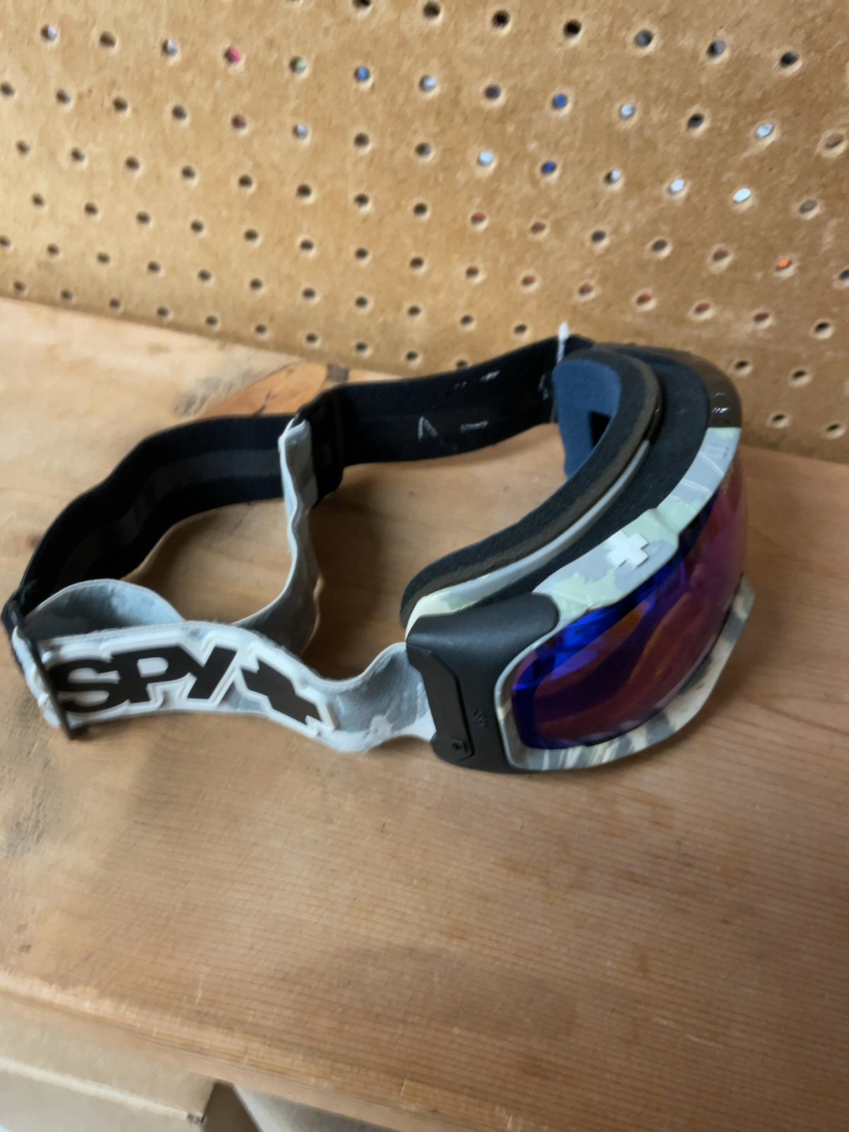 SPY Ski & Snowboard Goggles Grey & Black