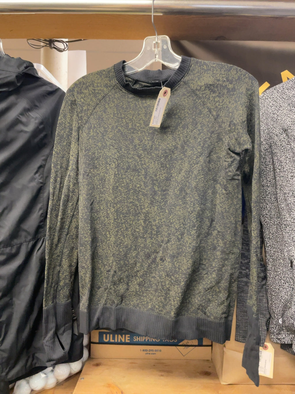 lululemon Size 8 Long Sleeve Crewneck Top