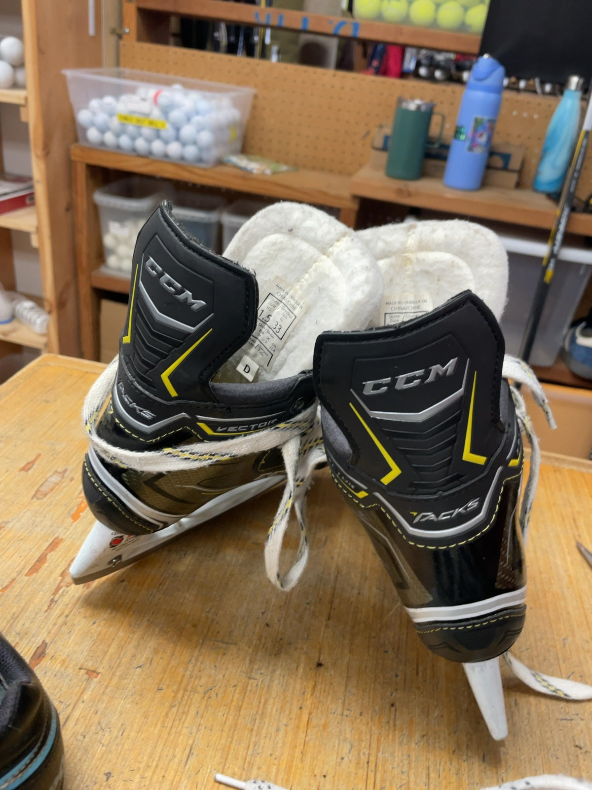 CCM Tacks Vector Size 1.5 D Hockey Skates