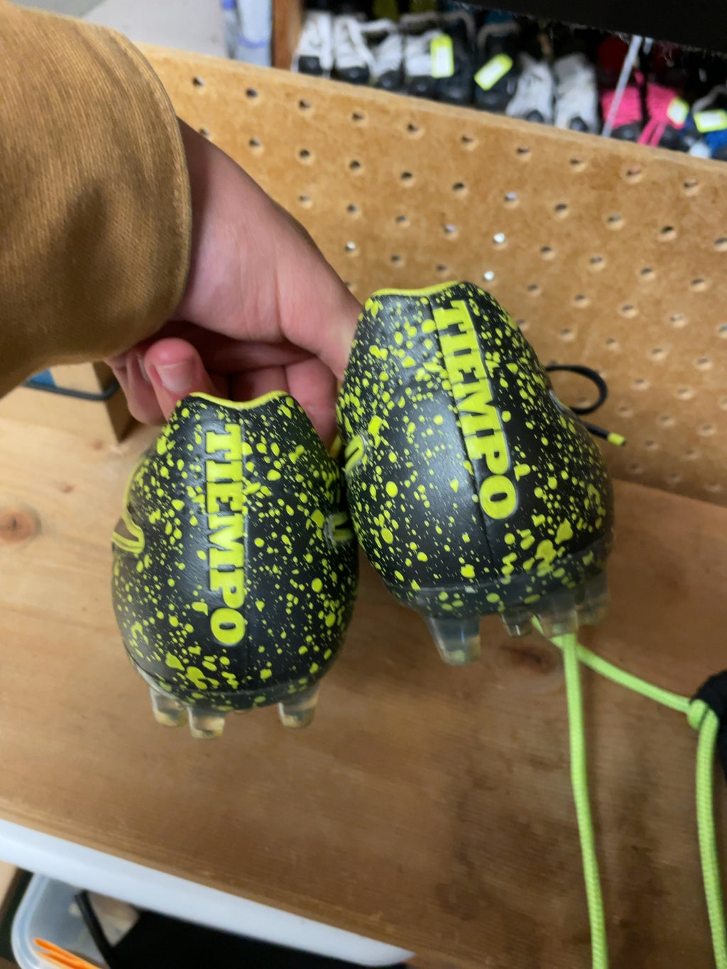 Nike Tiempo Size 10.5 US Soccer Cleats With Bag