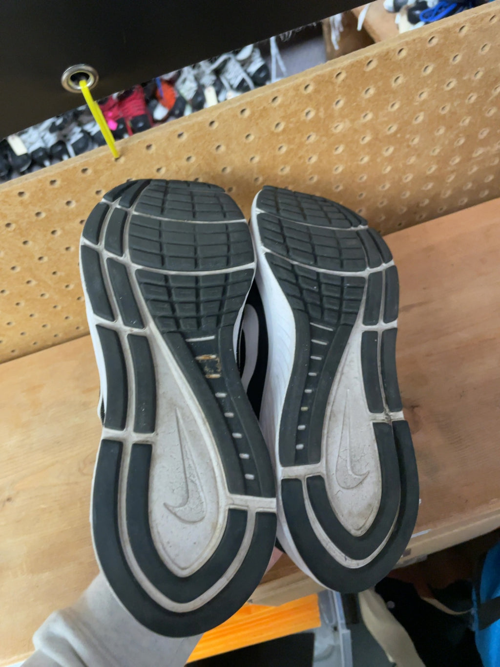 Nike Air Zoom Structure 24 Size 7.5 US Running Shoes
