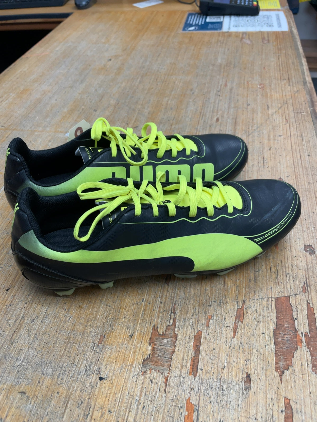 Puma evoSPEED Size 10 Soccer Cleats