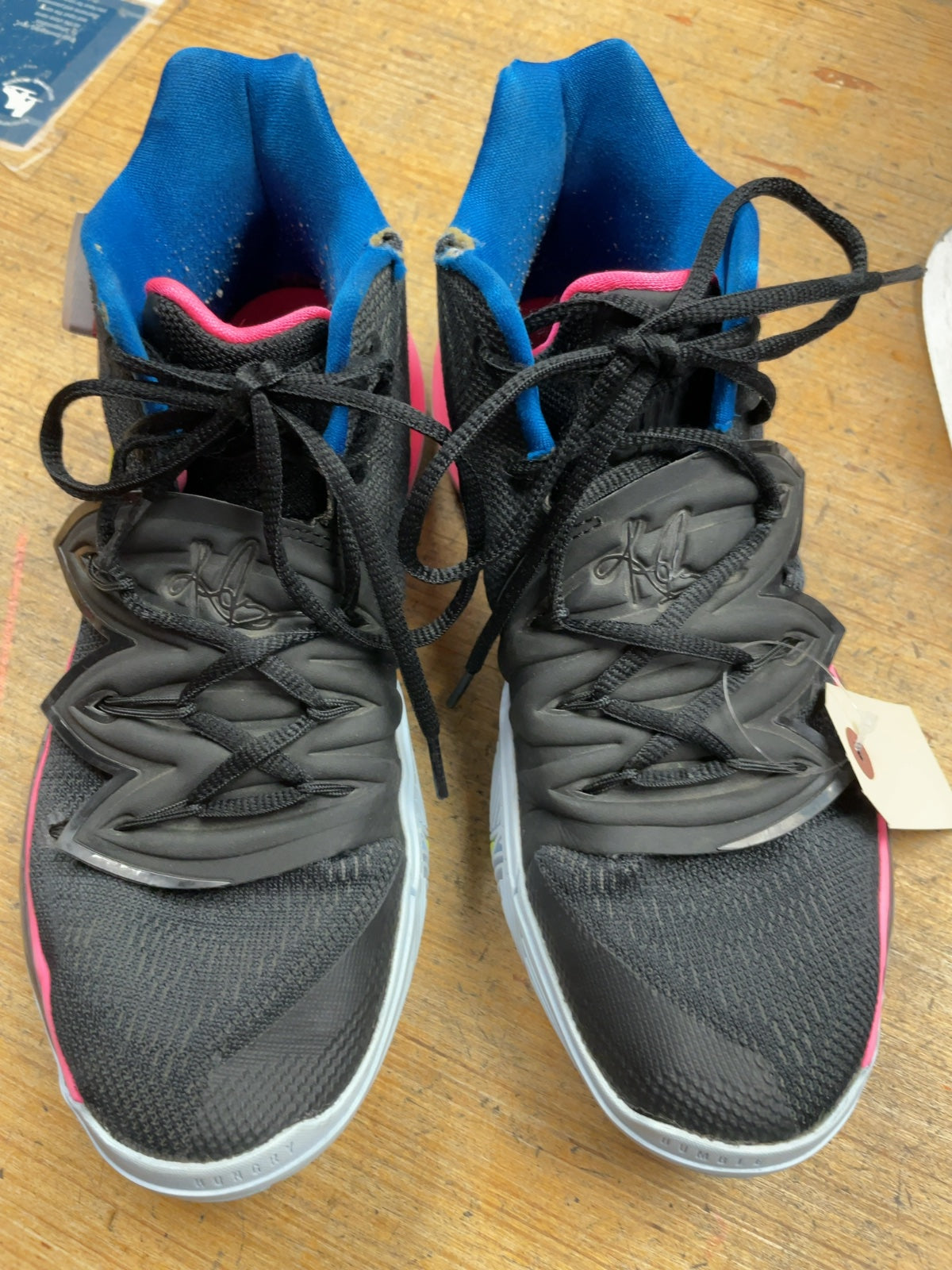 Nike Kyrie 5 Size 8.5 US Basketball Shoes
