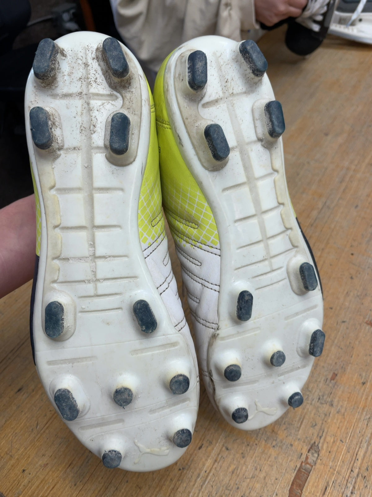 Puma Size 9.5 Soccer Cleats