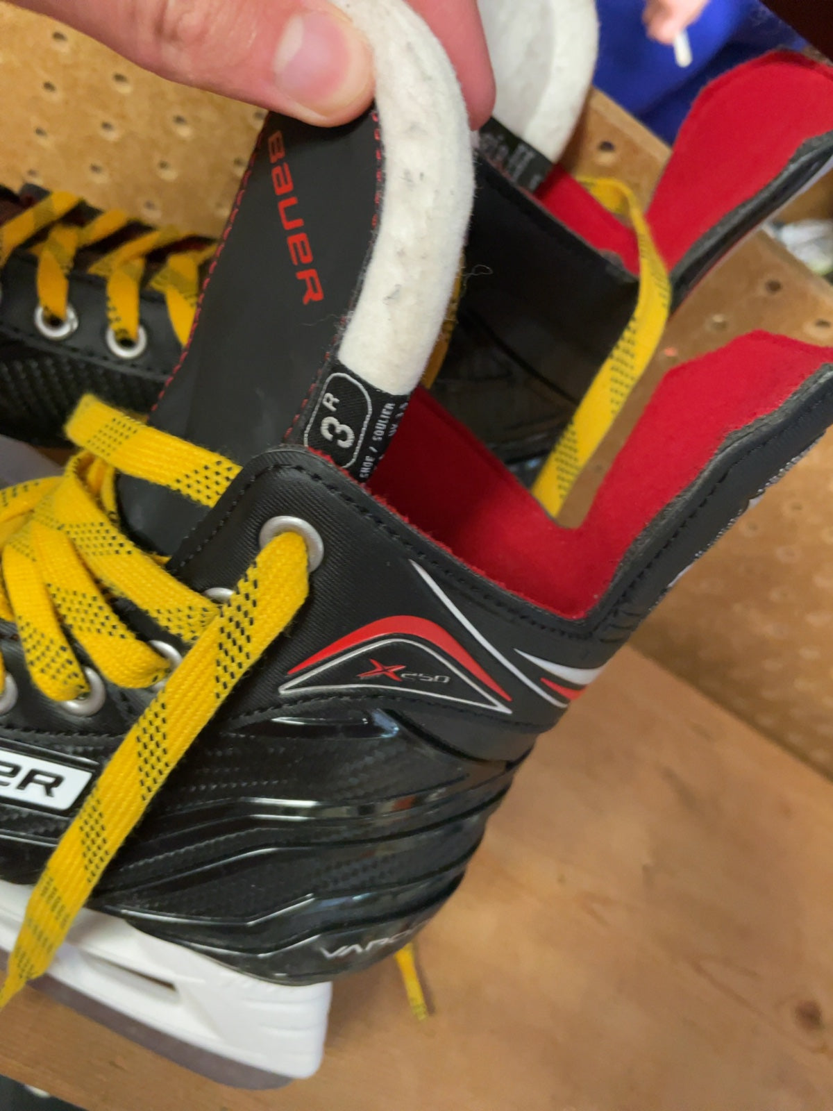 Bauer Vapor X2.50 Size 3R Hockey Skates
