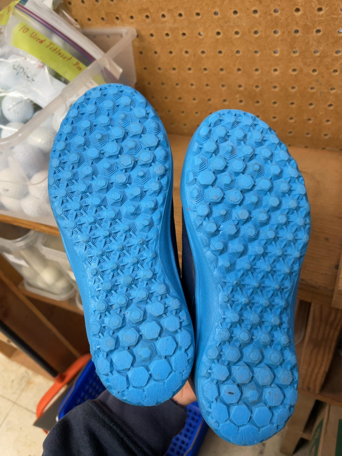 Kipsta 160 Size 1 Turf Soccer Shoes