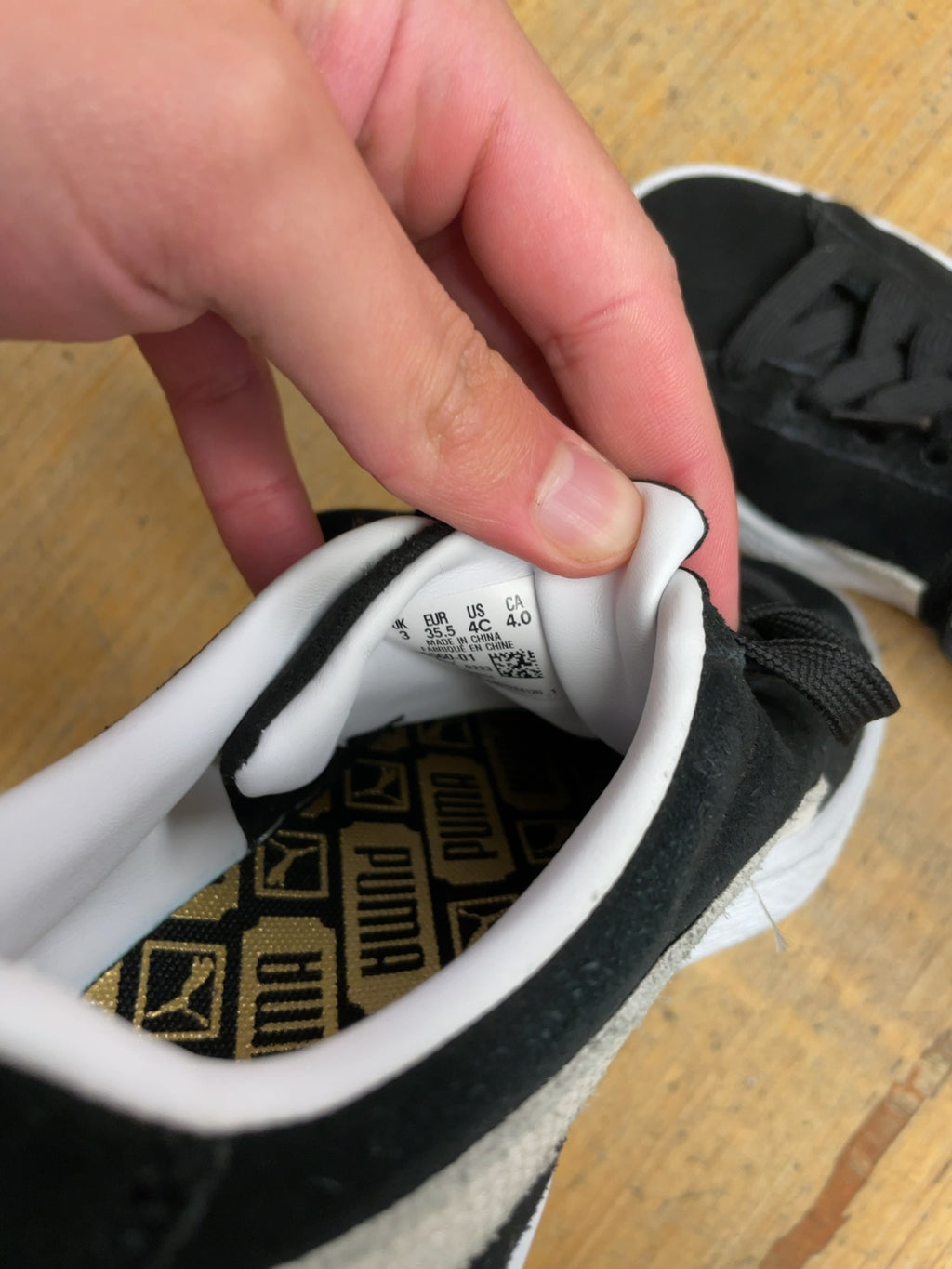 Puma Suede Classic Size 4C US Black/White