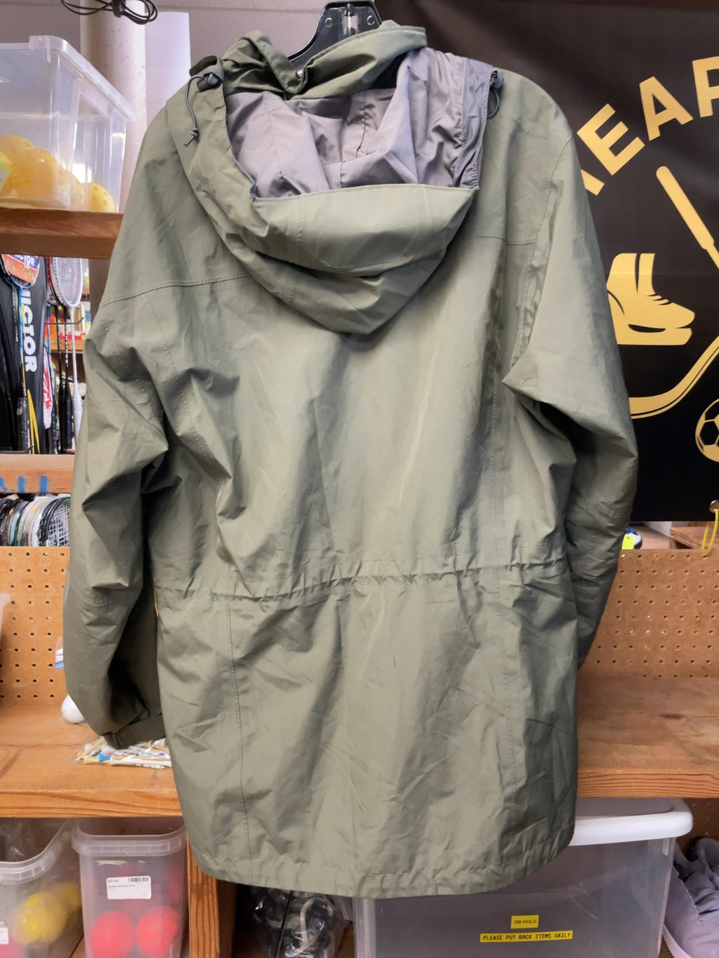 MEC Mountain Equipment Co-op Gore-Tex Rain Jacket Men's M