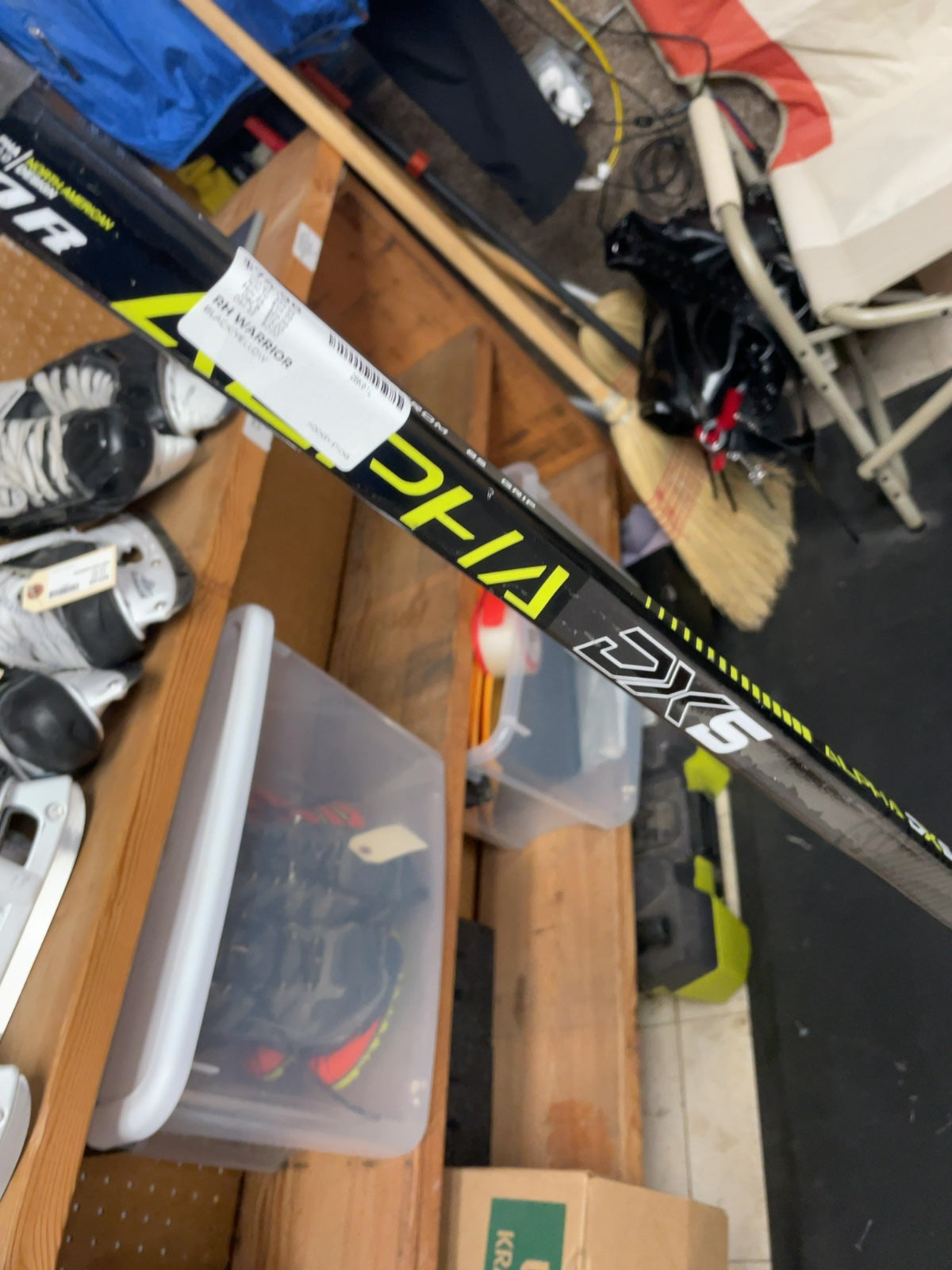 Warrior Alpha DX5 Senior 85 Flex Right Hand Hockey Stick