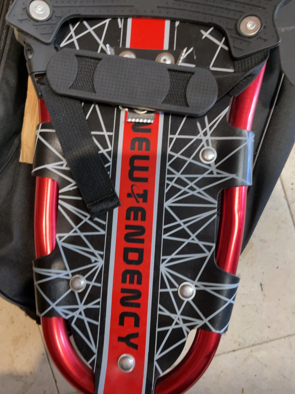 New Tendency Snowshoes with Bag