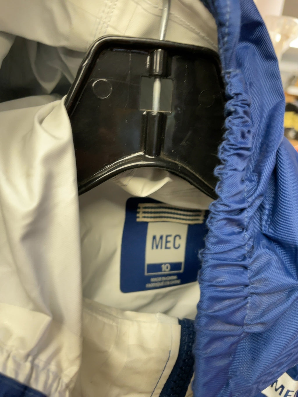 MEC Rain Jacket Size 10 Junior Navy