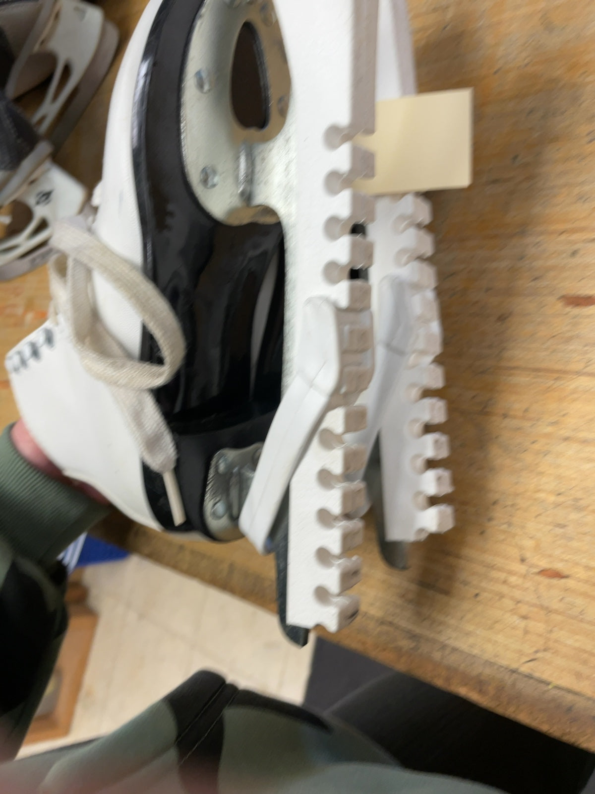Lange Galaxy Size 2 Figure Skates