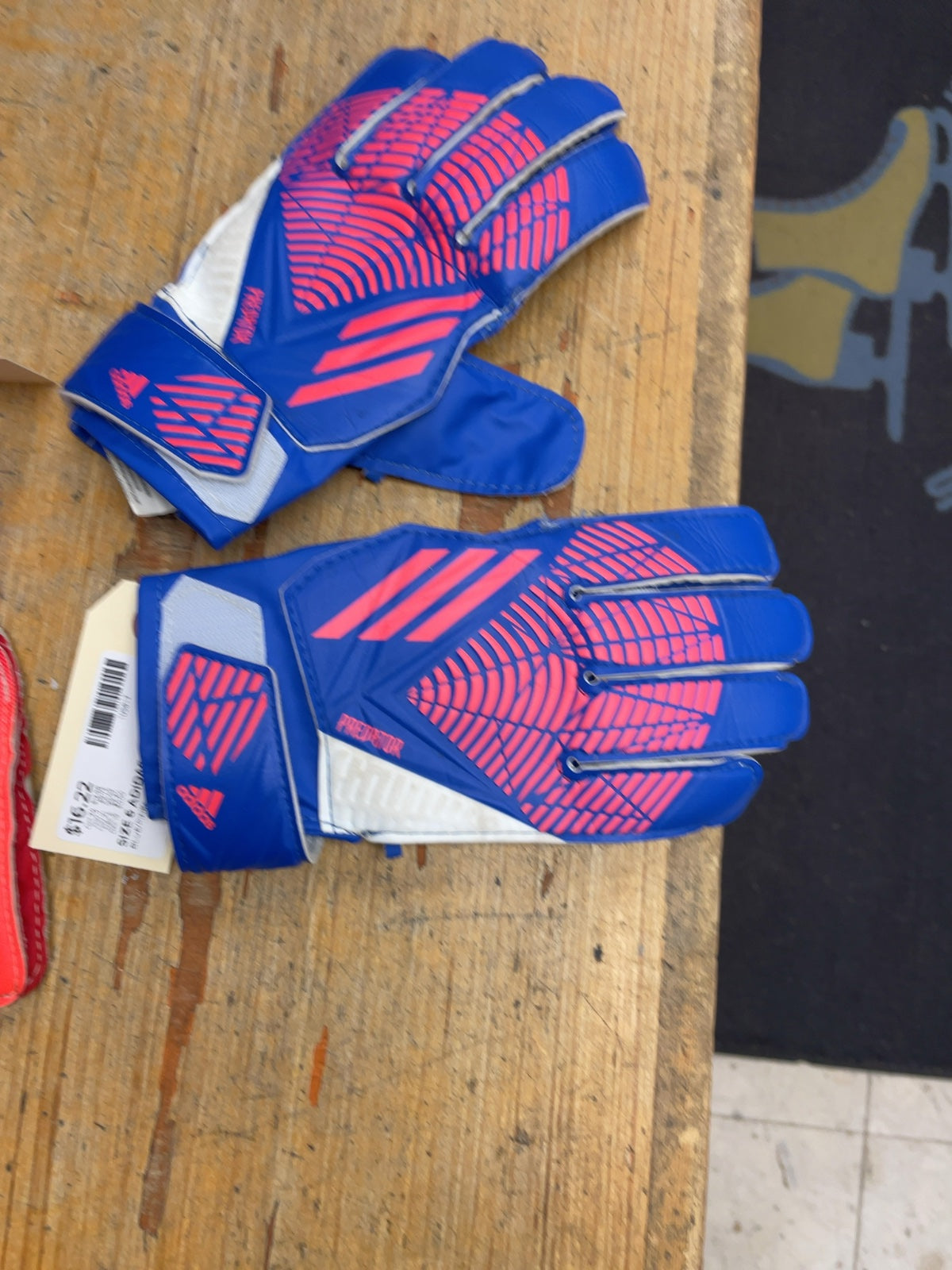 Adidas Predator Size 6 Goalkeeper Gloves Blue/Pink