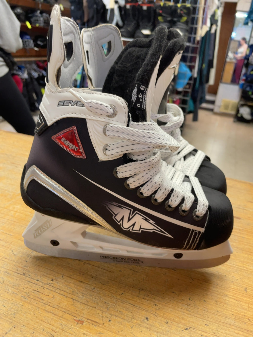 Mission Fuel Seven Size 4.5 D Ice Hockey Skates
