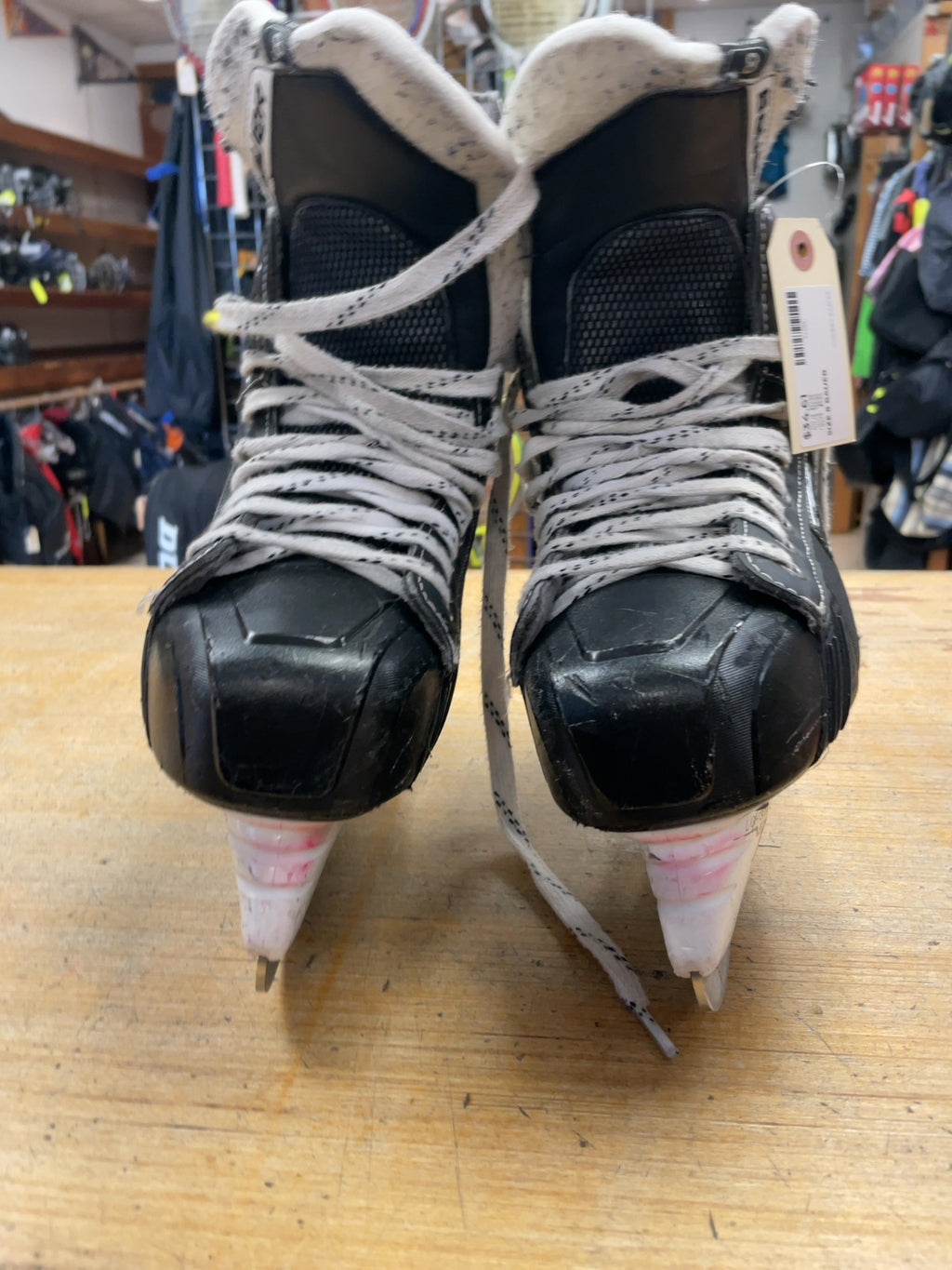 Bauer Nexus 5000 Size 8 Hockey Skates