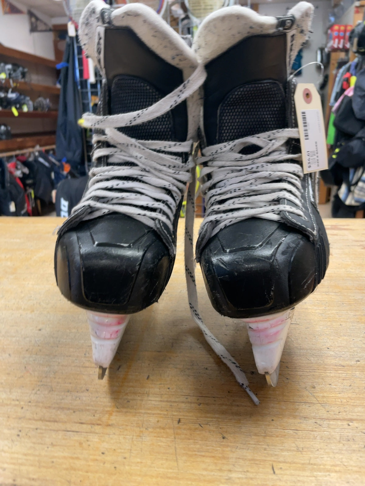 Bauer Nexus 5000 Size 8 Hockey Skates