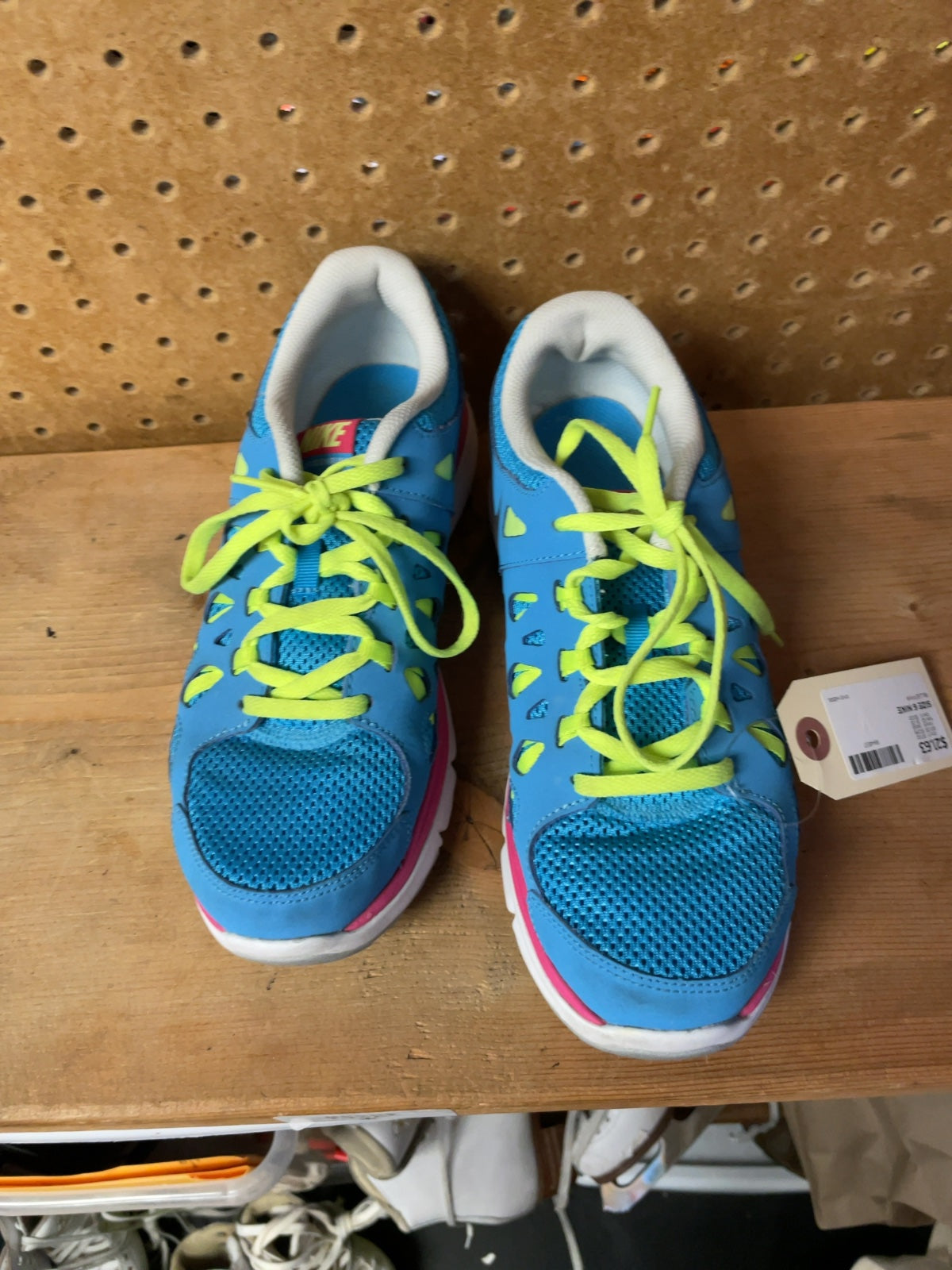 Nike Size 6 Blue / Pink Sneakers