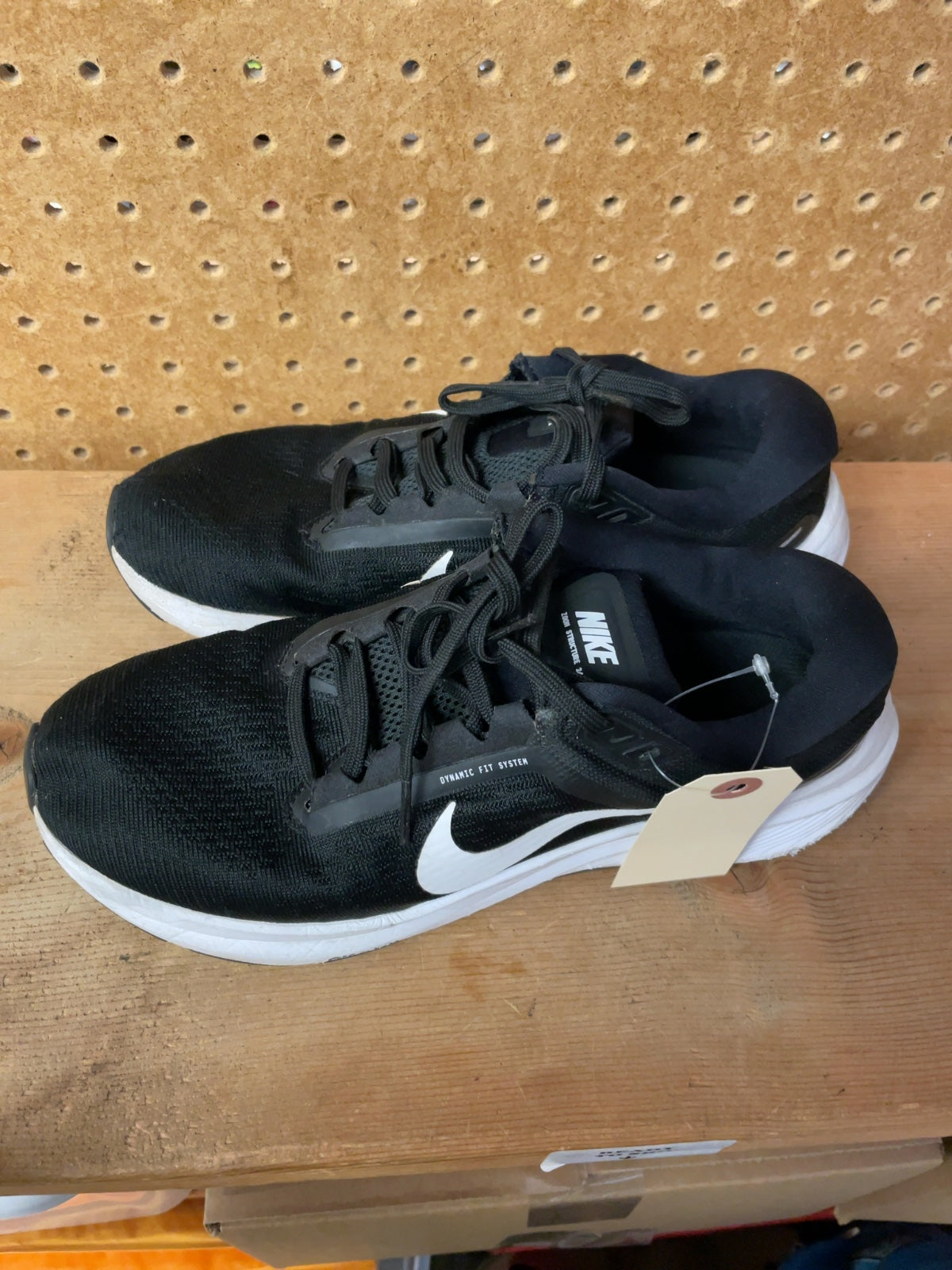 Nike Air Zoom Structure 24 Size 7.5 US Running Shoes