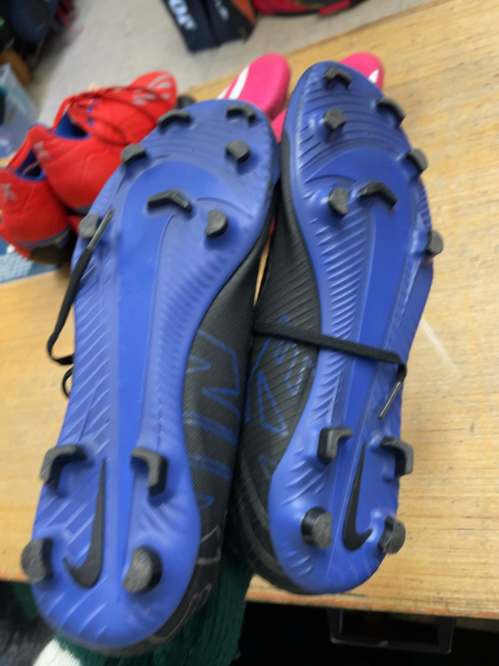 Nike Mercurial Size 6? Black/Blue Soccer Cleats