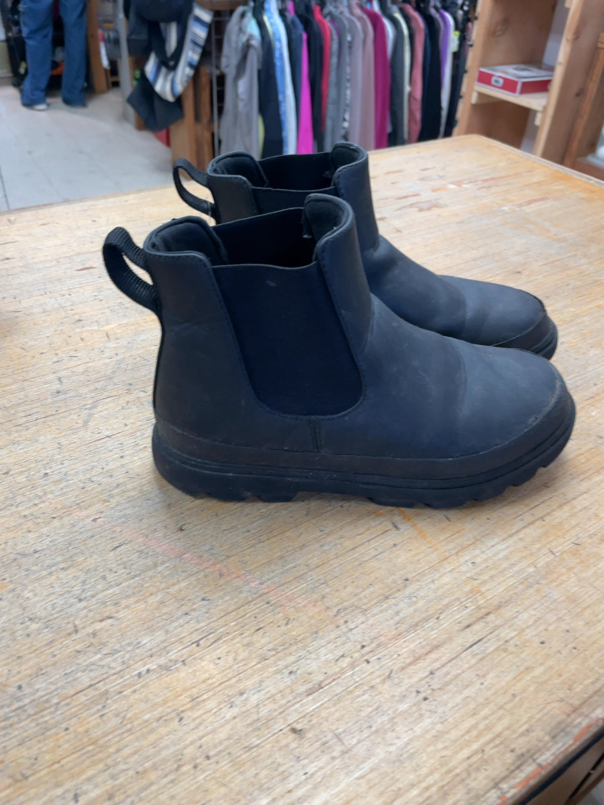 Native Fitzsimmons Chelsea Size 4 US Youth Boots