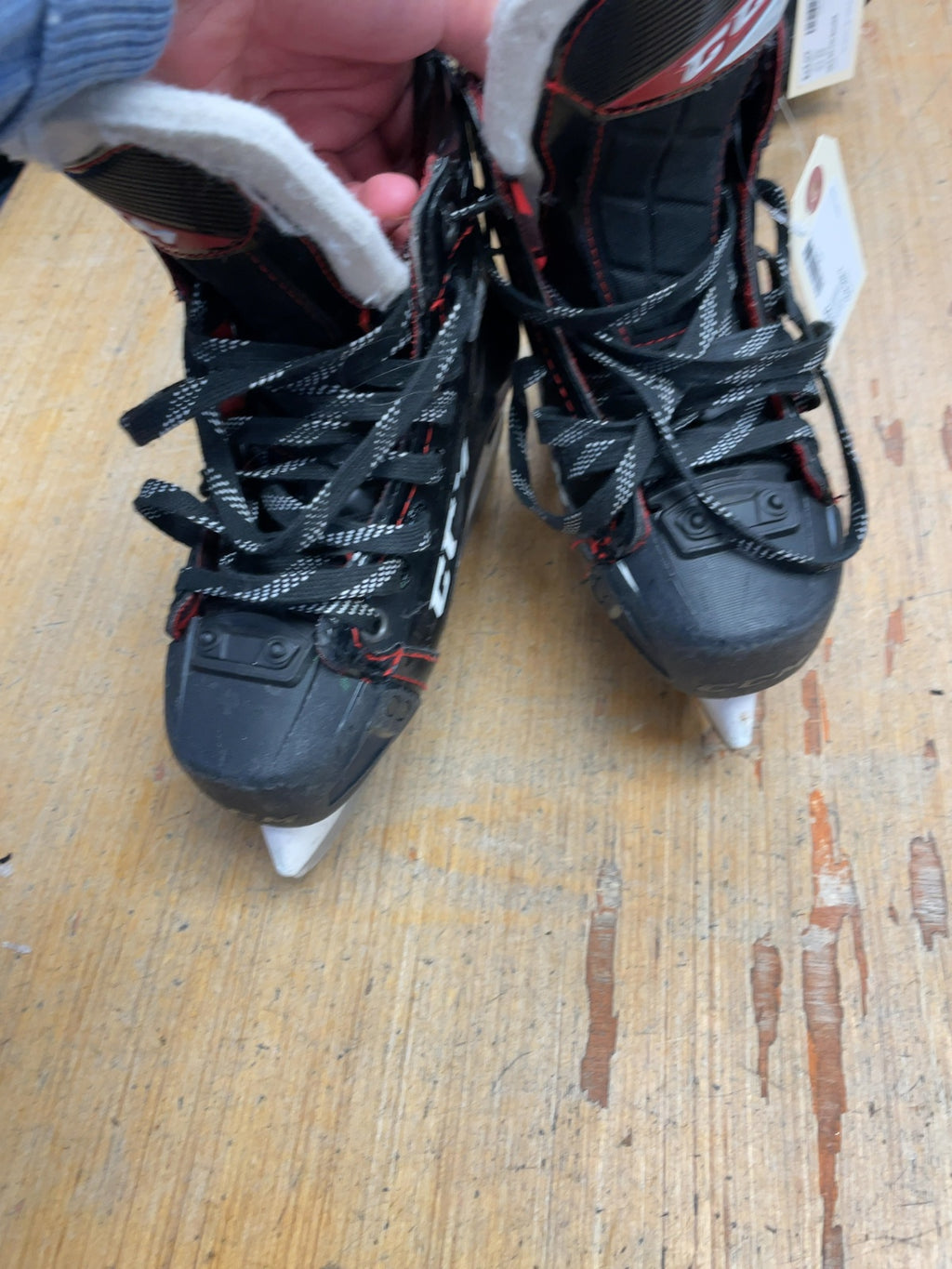 CCM JetSpeed Vibe Size 2 Hockey Skates