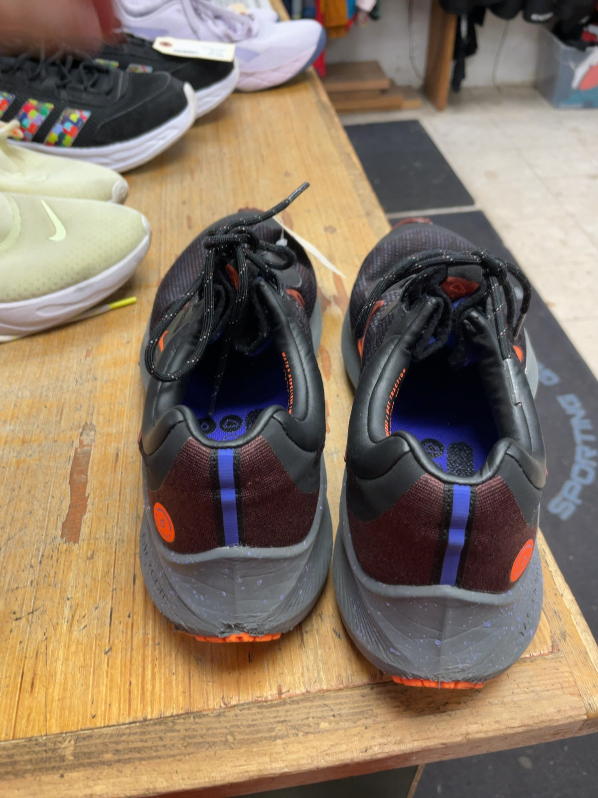Nike Air Zoom Pegasus 37 Shield Size 9