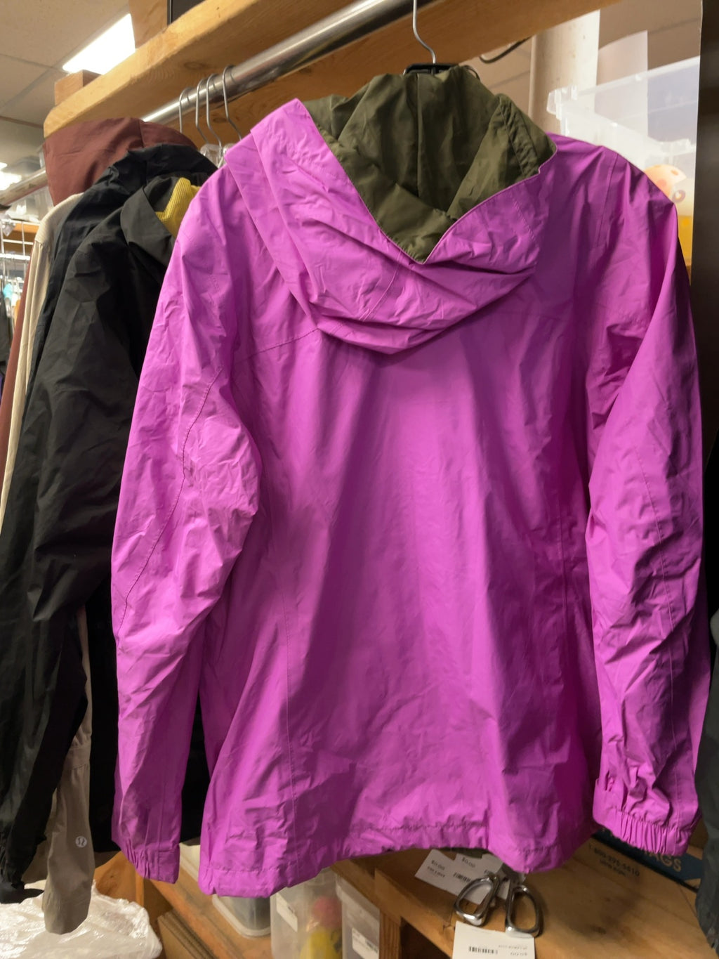 Columbia Women's Rain Jacket Size M Pink