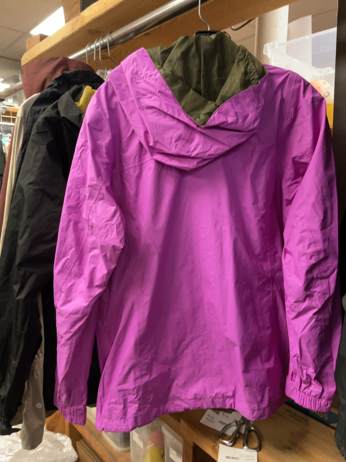 Columbia Women's Rain Jacket Size M Pink