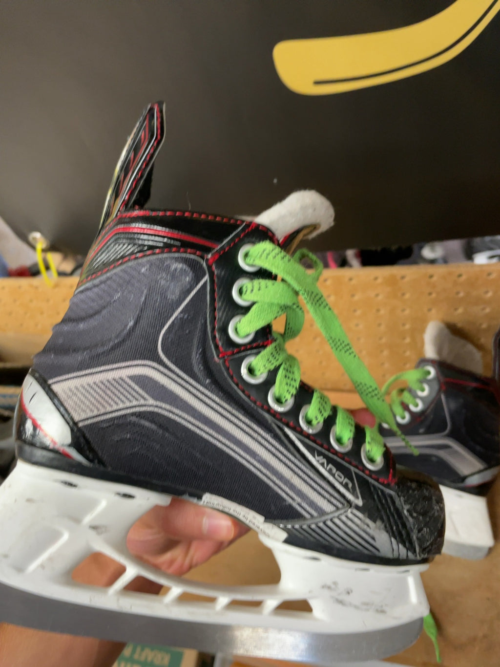 Bauer Vapor X500 Size Y11D Youth Ice Hockey Skates
