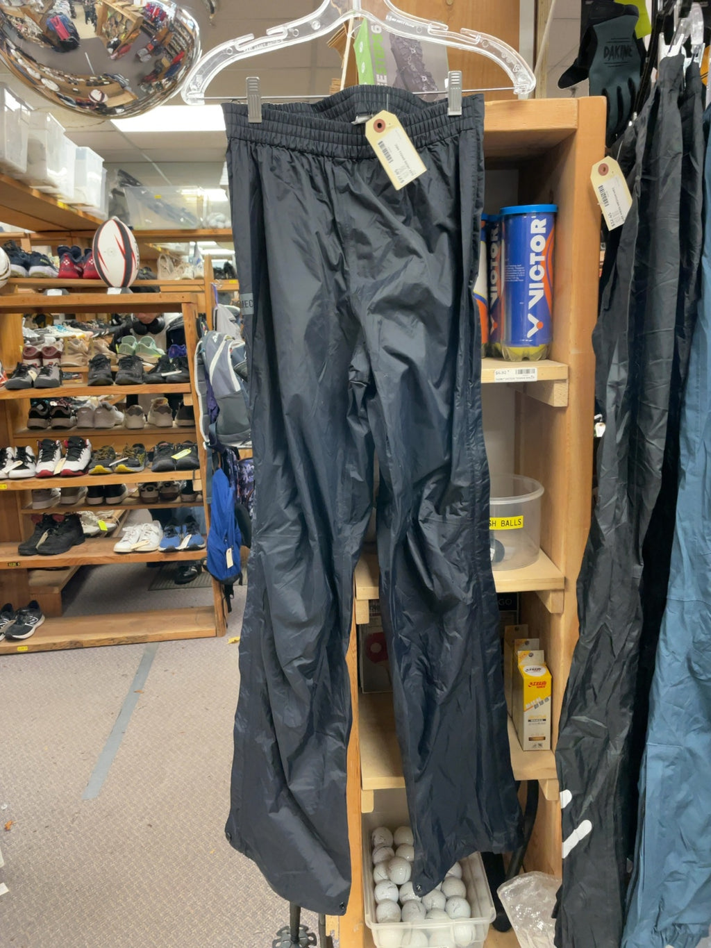 MEC Size Small Men's Rain Pants