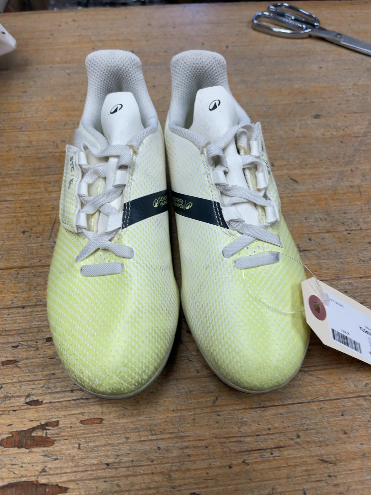 Kipsta Viralto Size 1 Soccer Cleats