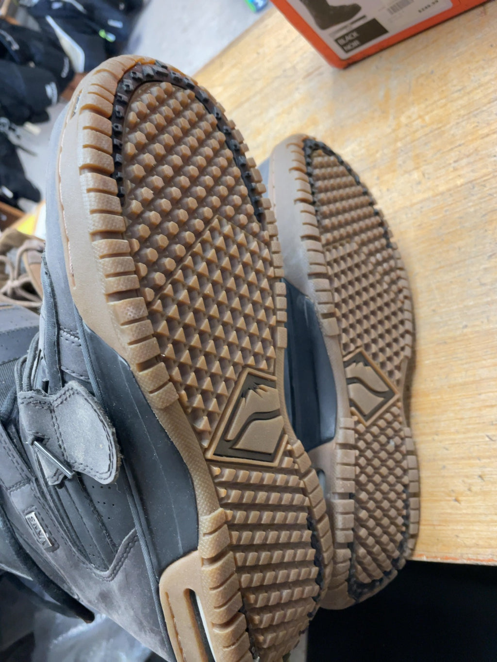 Vans Hi-Standard Size 11 Snowboard Boots