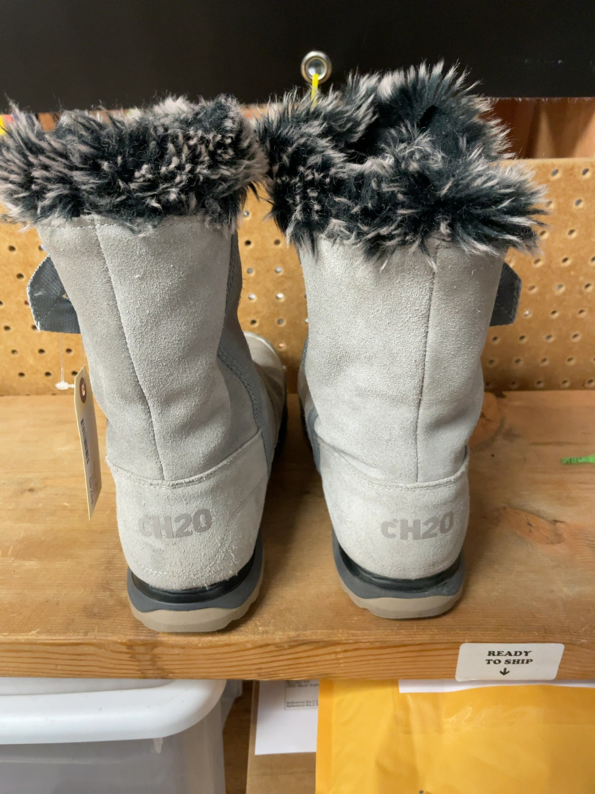 Cougar H2O Size 10 Faux Fur Winter Boots Grey