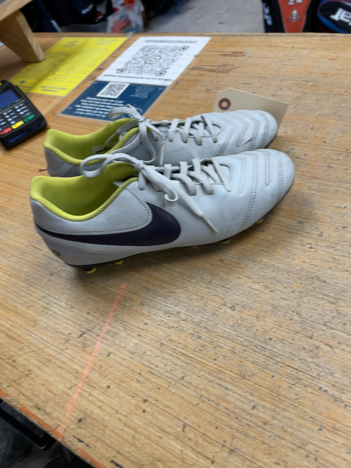 Nike Tiempo Size 8 US Women's Soccer Cleats