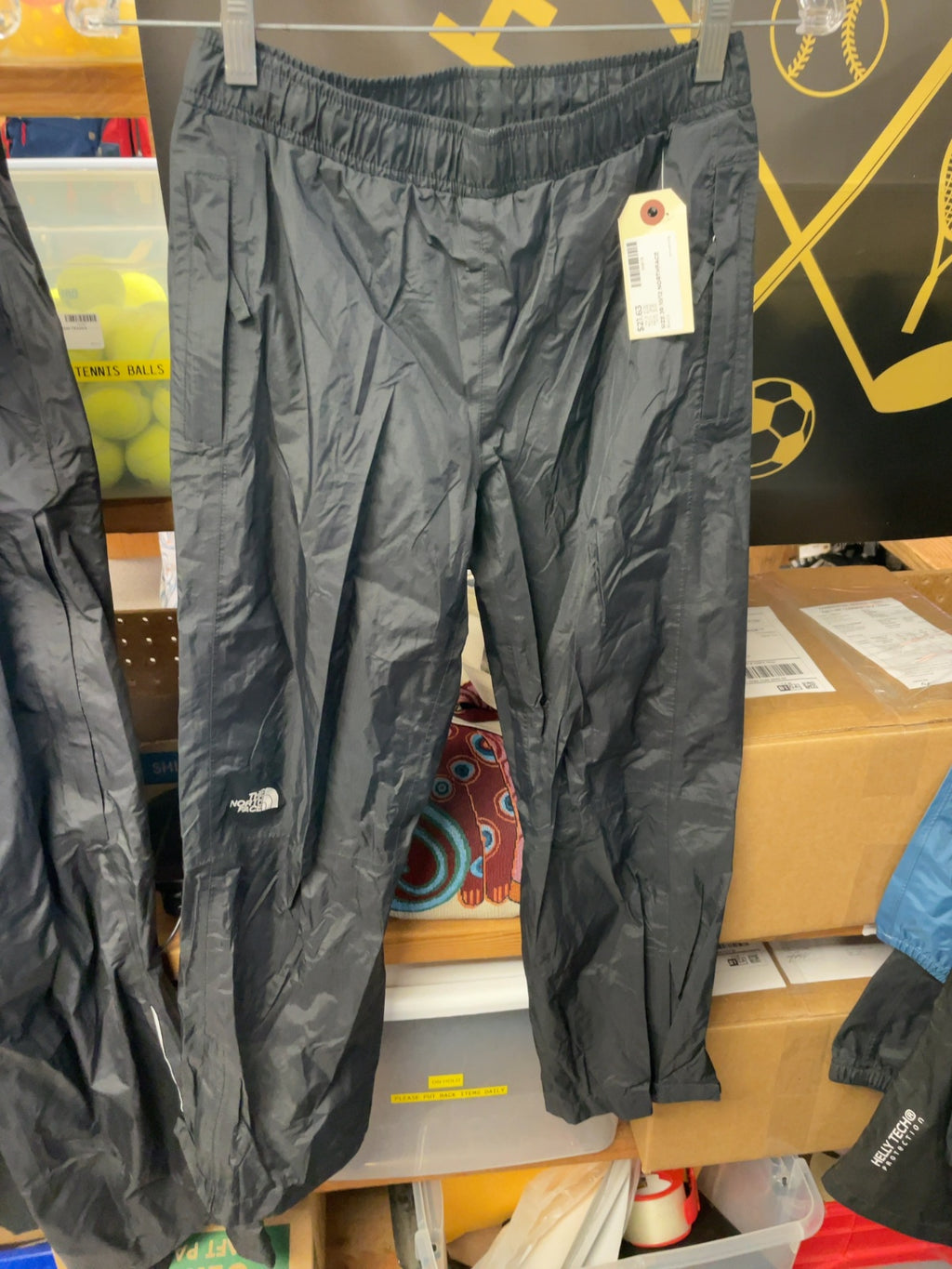 The North Face DryVent Rain Pants Youth M (10/12)