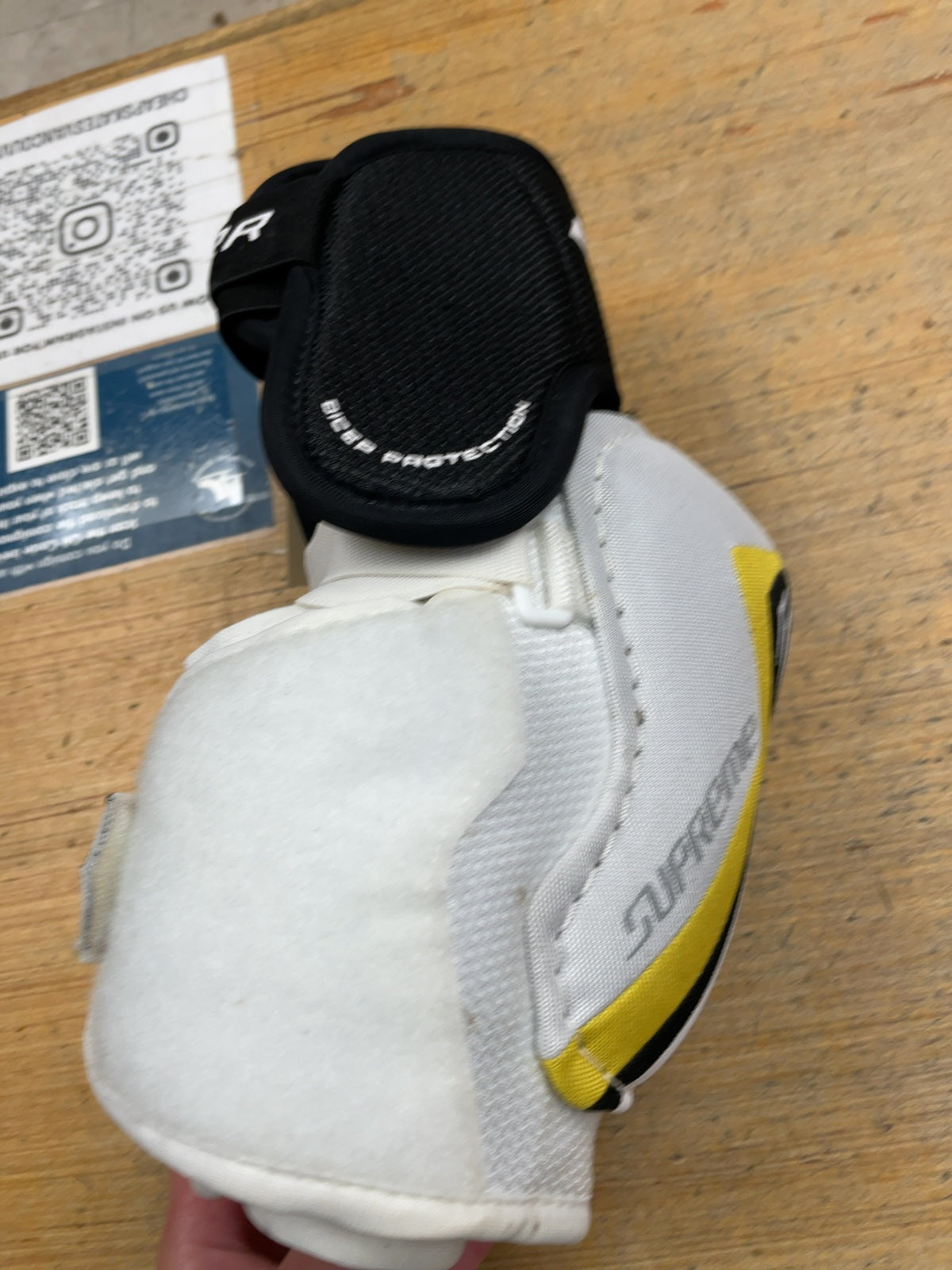 Bauer Supreme ONE40 Size M Hockey Elbow Pads