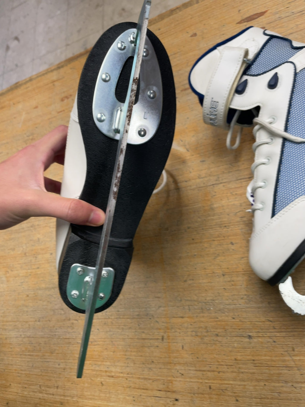 Flowline Size 8 Figure Skates