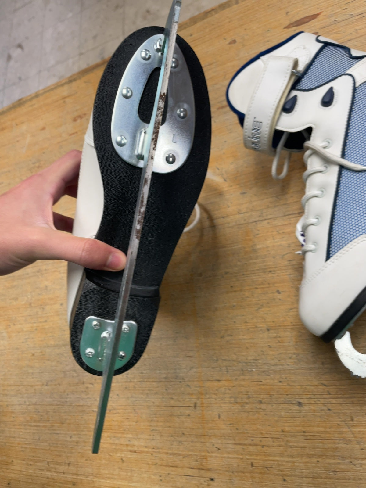 Flowline Size 8 Figure Skates