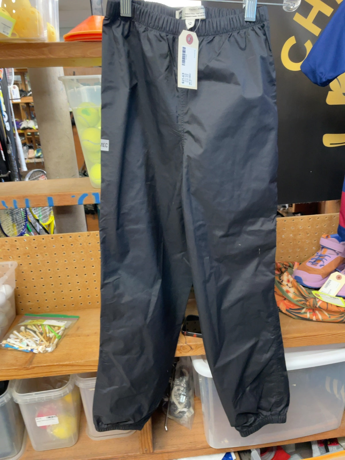 MEC Youth 12 Black Pants
