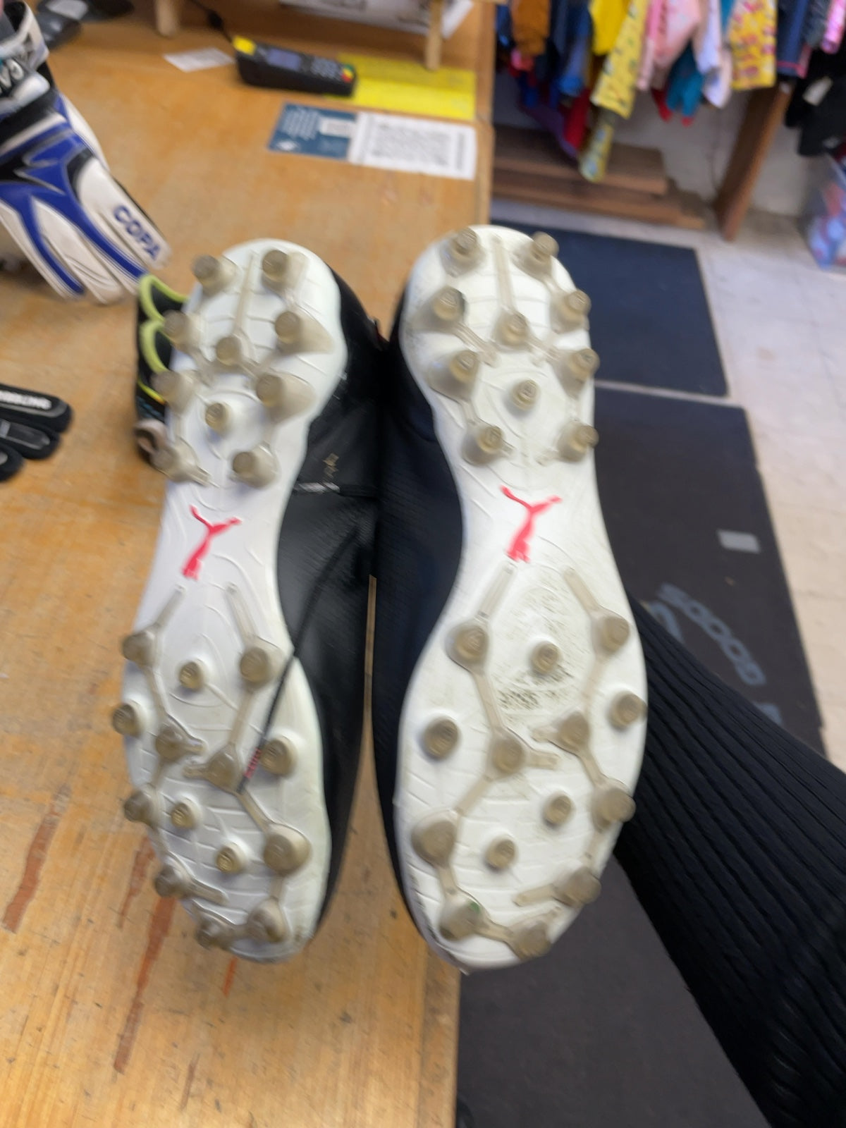 Puma King Size 8 Soccer Cleats