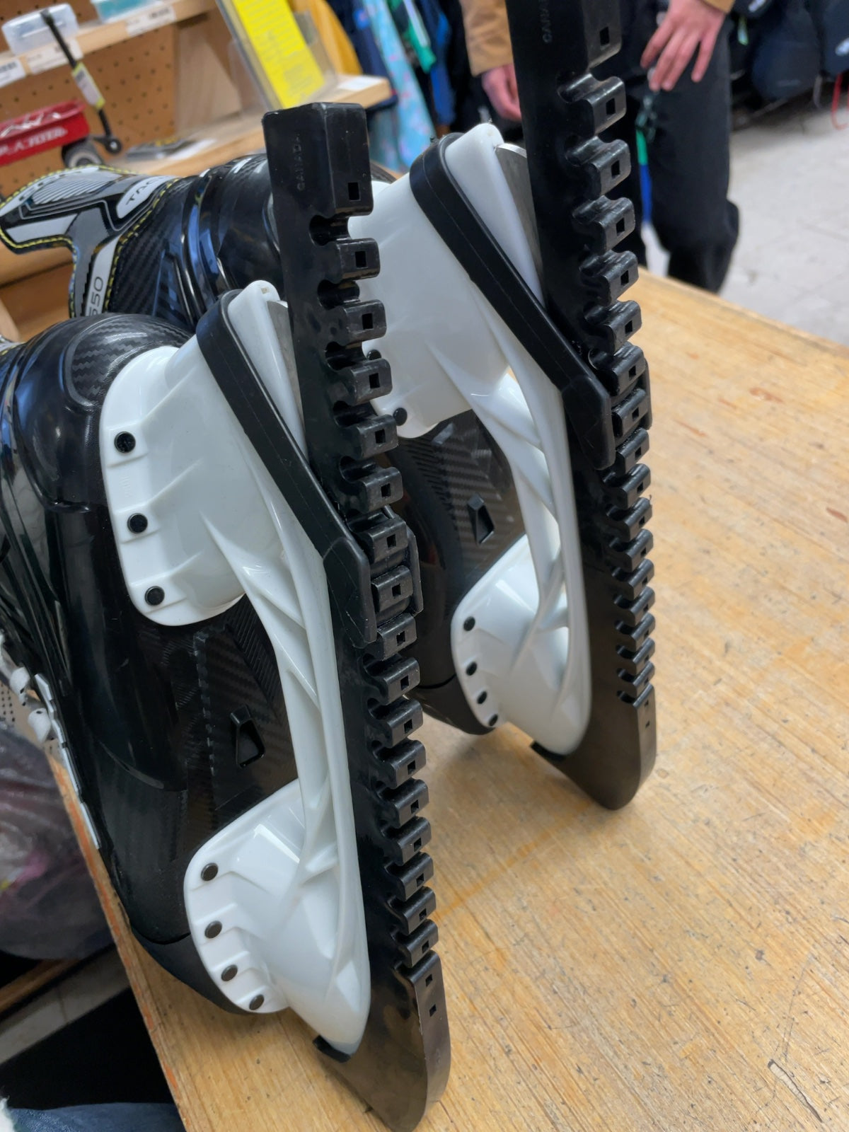 CCM Hockey Skates Size 9 Black