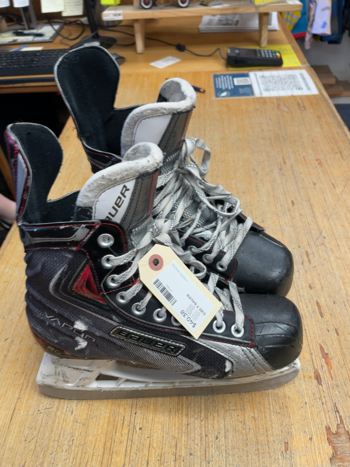 Bauer Size 7 Ice Hockey Skates