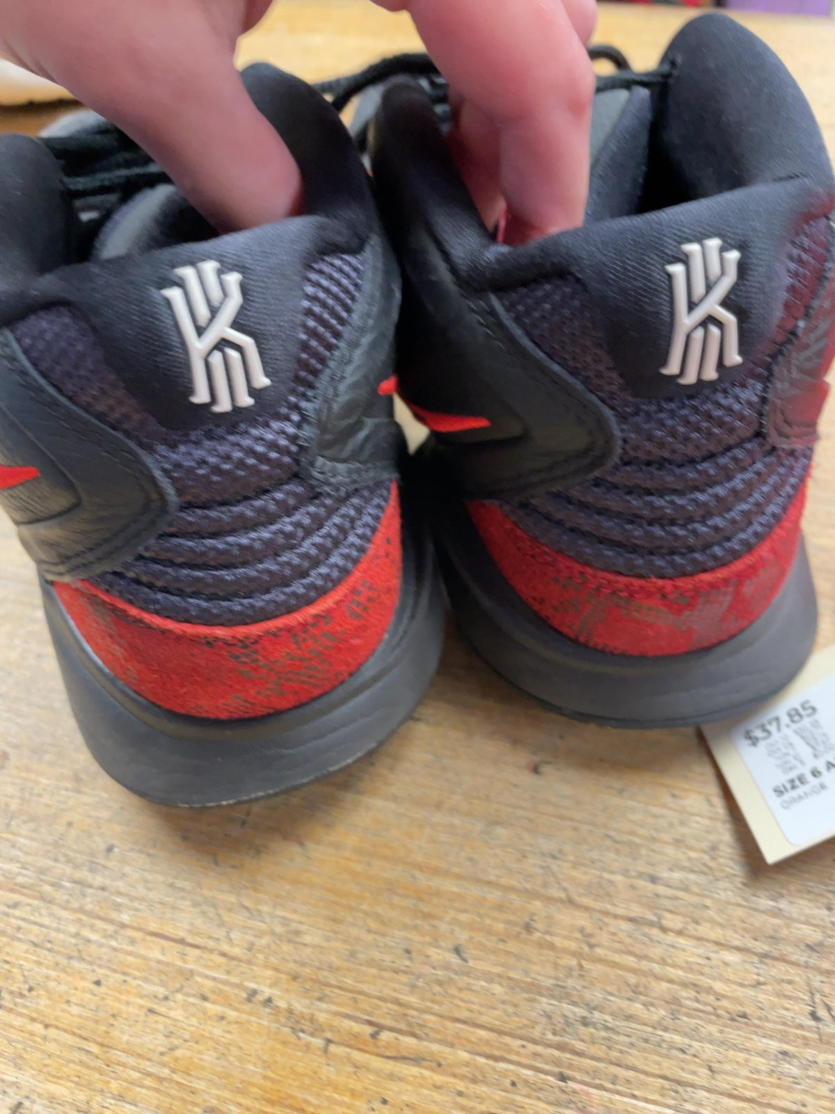 Nike Kyrie Infinity Size 9.5 Basketball Shoes - Black/Red