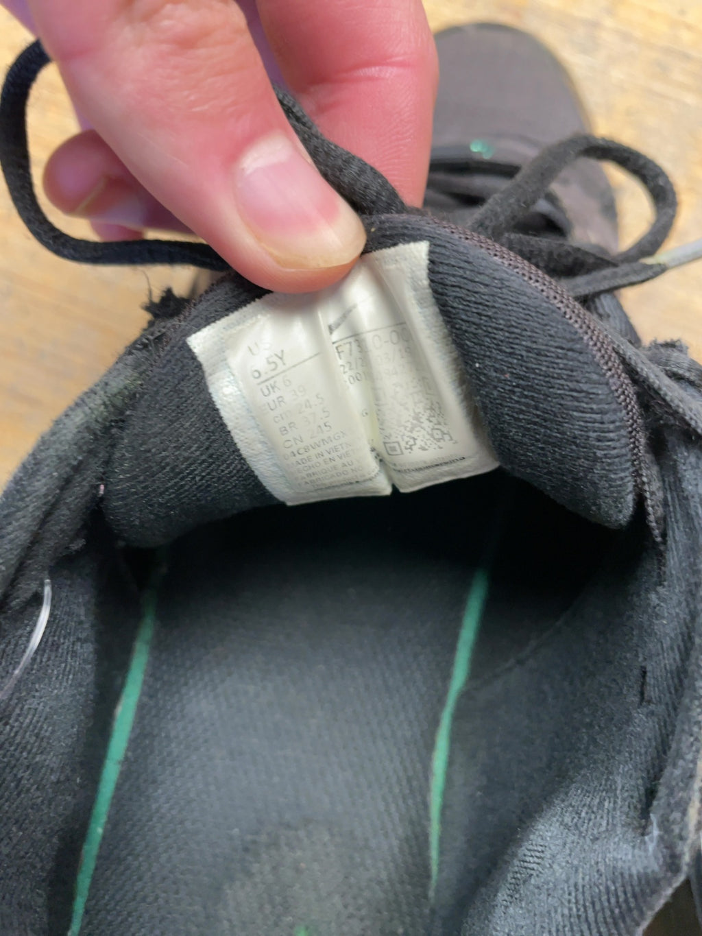 Nike Air Max Dn 6.5Y Black Running Shoes